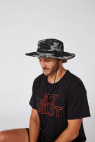 hiker mens wide brim hat black/camo